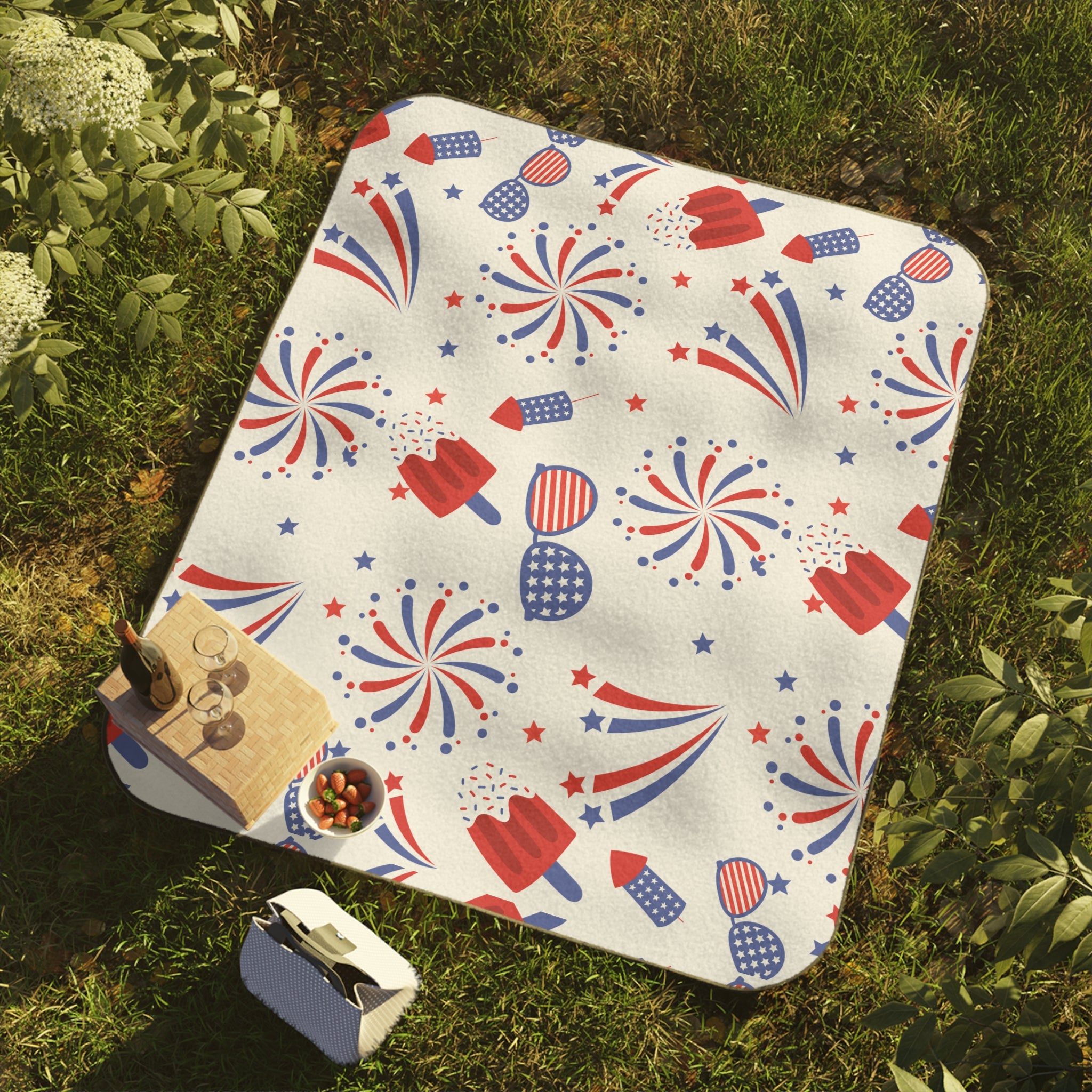 Patriotic Fireworks Picnic Blanket – Red White Blue 4th of July Outdoor Throw